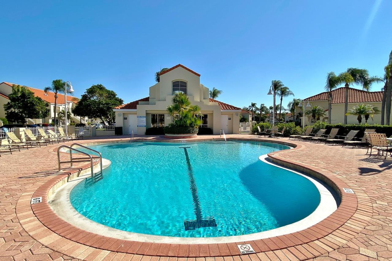 Sea And Tee Apartamento São Petersburgo Exterior foto